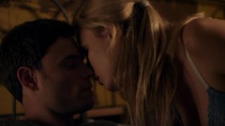 Isabel Thierauch, Linn Reusse naked - Zwischen Sommer und Herbst (2018)