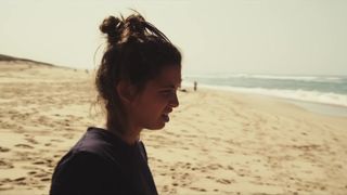 Coline Beal, Juliette Lamet, Sarah Jomain - Not K.O. (2016) beautiful molten episode