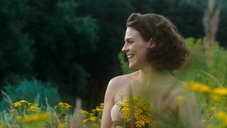 Taisiya Vilkova, Viktoriya Tolstoganova, Darya Zhovner, Polina Vitorgan nude - Vyshe neba (2019)