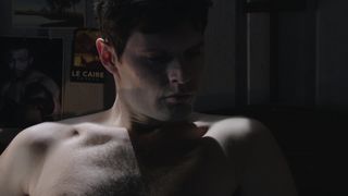 Mathilde Warnier nude - Au service de la France (2015) (Season 1, Episode 12)