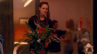 Kristen Stewart Killer - Adventureland (2009)