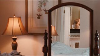 Amanda Seyfried super-hot, Julianne Moore naked - Chloe (2009)