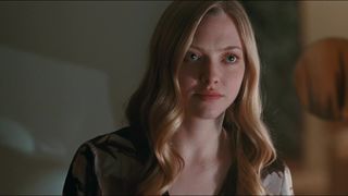 Amanda Seyfried super-hot, Julianne Moore naked - Chloe (2009)