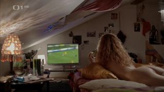 Klara Krejsova Naked - Roznese te na kopytech (2013)