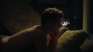 Lili Epply nudity - Schnell ermittelt (2017)  (Season five, Scene four)