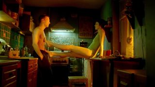 Evgeniya Kreggde naked - Papa sdohni (2019)