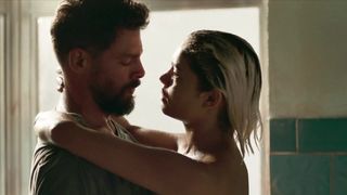 Sophie Charlotte naked - Ilha de Ferro s01e07 (2018)