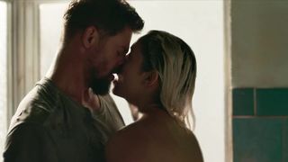 Sophie Charlotte naked - Ilha de Ferro s01e07 (2018)