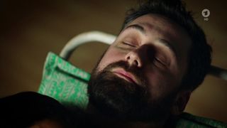 Michelle Barthel naked - Eine Braut kommt selten allein (2017)