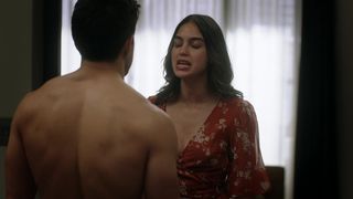 Melissa Barrera sex - Vida s03e06 (2020)