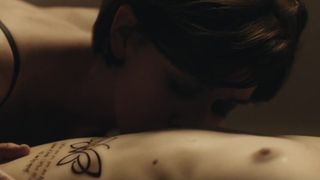 Theresa Hedelund, Sofie Torp naked - Bokser (2017)