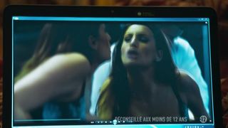 India Hair, Naidra Ayadi naked - Paris etc s01e03 (2017)