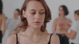 Mercedes Muller nude, Hanna Hilsdorf, Julia Dietze nude - Smirk (2018) Nudity Scene