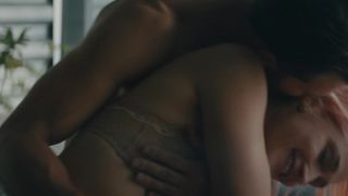 Jemima Kirke, Lola Kirke. Julie McCullough nude - Untogether (2018)