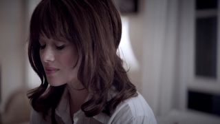 Jane Levy, Juno Temple naked - Pretenders (2018)