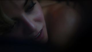 Elisa Visari, Elena Cucci, Carolina Crescentini naked - A casa tutti bene (2018)