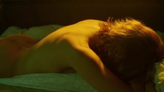 Monika Balsai naked - Jupiter holdja (2017)