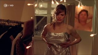 Suzan Anbeh nackt - Leo und Marie - Eine Weihnachtsliebe (2008) Topless Actress