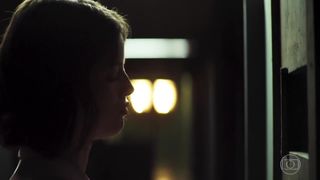 Agatha Moreira naked, nude-chested, bathroom in 'A Dona do Pedaco'