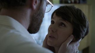 Julia Koschitz naked - Partner s02e06 (2019)