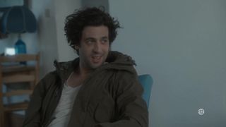 Leslie Medina nude - Mike s01e04-08 (2019)