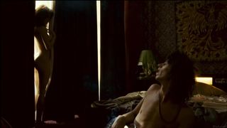 Natalia Avelon nude - Das wilde Leben (2007)