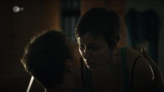 Inga Birkenfeld, Julia Koschitz nude - Am Ruder (2017)