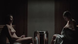 Rosalinde Mynster, Anna Rothlin naked - Atelier (2017)