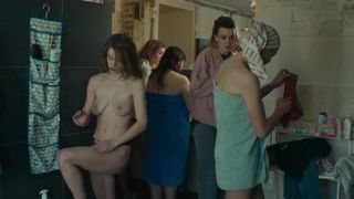 Julie Moulier naked - Nos vies formidables (2019)