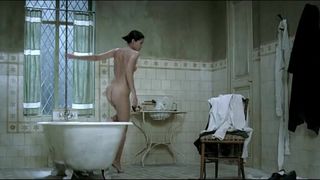 Virginie Ledoyen Naked - Saint Ange (2004)