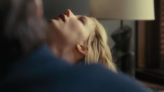 Haley Bennett, Emily Blunt - Chick On The Instruct (2016) BlowFinger