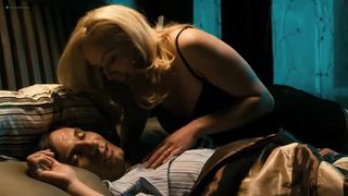 Vica Kerekes Naked, Petra Hrebícková (nn) - Muži v naději (CZ 2011)