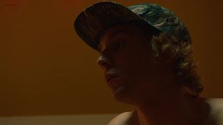 Margaret Qualley splendid – The Leftovers s01e01 (2014)