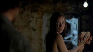 Marta Etura naked - La vida que te espera (2004)