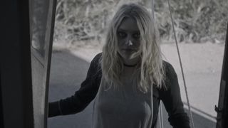 Dakota Fanning, Evan Rachel Wood hot - Viena and the Fantomes (2020)