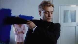 Sienna Miller Nude - Alfie (2004)