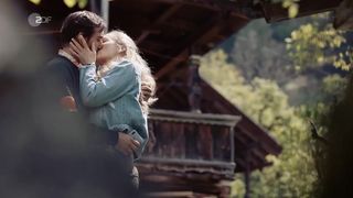 Johanna von Gutzeit nude - Crew Alpin s02e01 (2019)