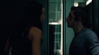 Elizabeth Banks uber-super-hot, Genesis Rodriguez wondrous – Guy on a Ledge (2012)