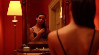 Laura Martin-Simpson, Ione Butler girl-on-girl hookup - The Idolized (2012)