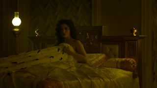 Michalina Olszanska - Koronatsiya s01e01-04 (2019)