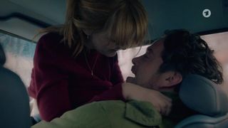 Laura Tonke nackt - Bist du glucklich (2018) Sex Scenes