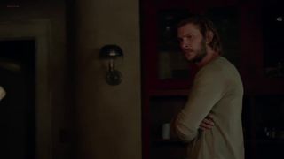 Laura Vandervoort Naked - Bitten (2014) s01e09