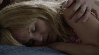 Lena Hall nude, Isabella Farrell, Mena Suvari Nude - Becks (2017)