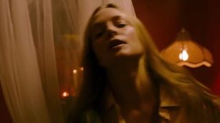 Jennifer Ehle nude, Reyna de Courcy naked, Heather Graham handsome - Wetlands (2017)