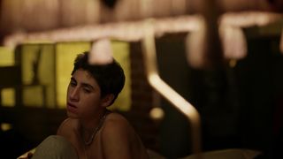 Melissa Barrera, Michelle Badillo, Mishel Prada naked - Vida s01e03 (2018)