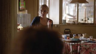 Virginie Efira - Une famille a louer (2015) Сut glamour episode