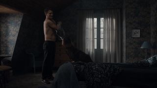 Maja Schone sexy - Dark s01e01 (2017)