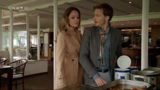 Luise Bahr, Sarah Maria Besgen - Manner! Alles auf Anfang s01e01 (2015) celebs sans bra scenes