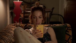 Hilary Duff nude - Junior s06e10 (2019)