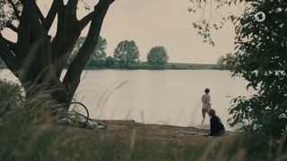 Nina Gummich, Alicia von Rittberg naked - Lotte am Bauhaus (2019)